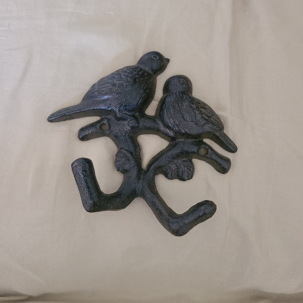 Metal bird hanger
